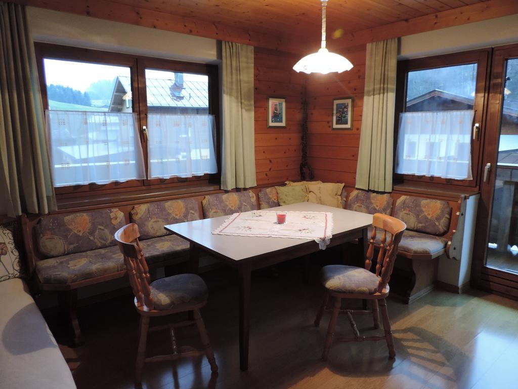 Ferienwohnung Johann Niedermoser Fieberbrunn Pokoj fotografie