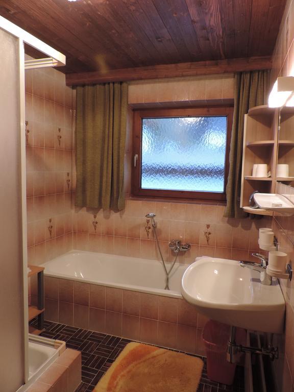 Ferienwohnung Johann Niedermoser Fieberbrunn Pokoj fotografie